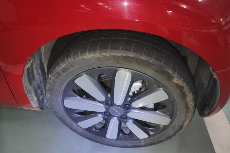 Used ORA Black Cat 2019 351 km Goddess Edition Right Front Wheel Hub