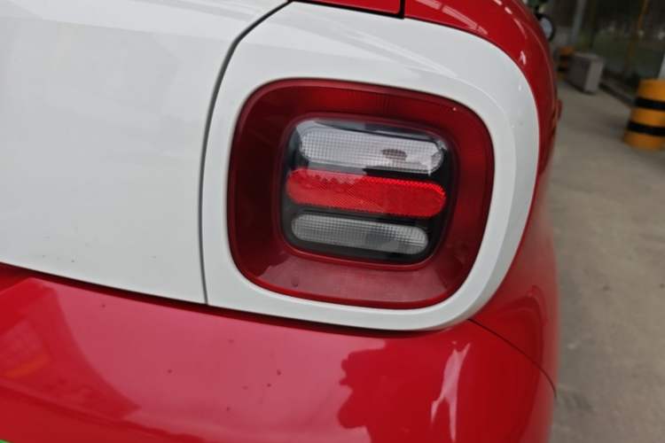 Used ORA Black Cat 2019 351 km Goddess Edition Right Rear Taillight