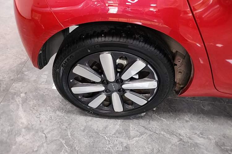 Used ORA Black Cat 2019 351 km Goddess Edition Right Rear Wheel Hub