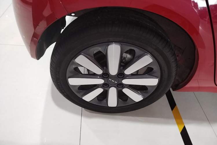 Used ORA Black Cat 2019 351 km Goddess Edition Right Rear Wheel Hub
