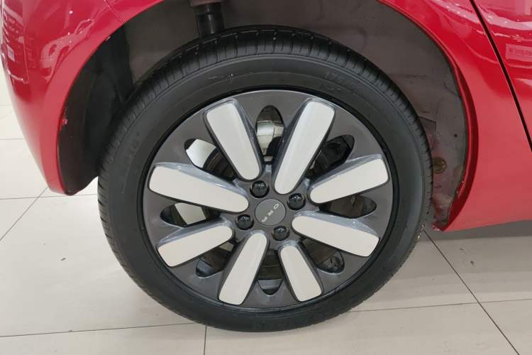 Used ORA Black Cat 2019 351 km Goddess Edition Right Rear Wheel Hub