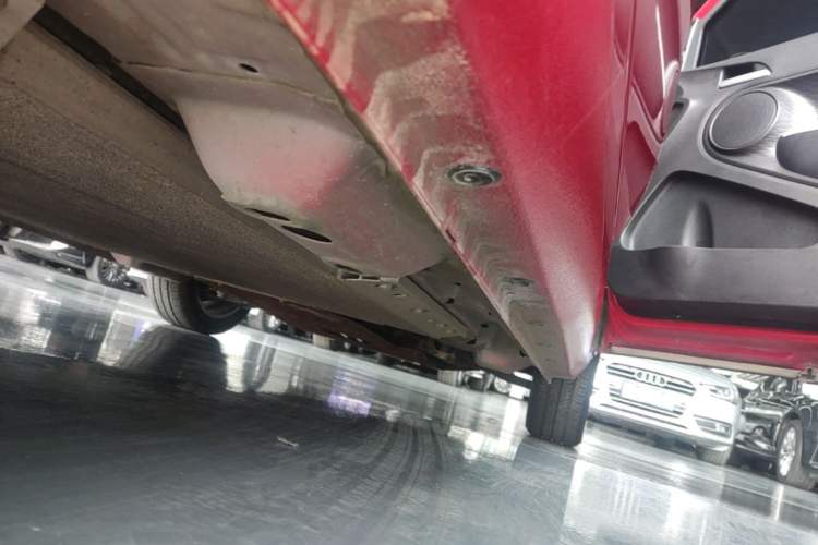 Used ORA Black Cat 2019 351 km Goddess Edition Right Side Sill