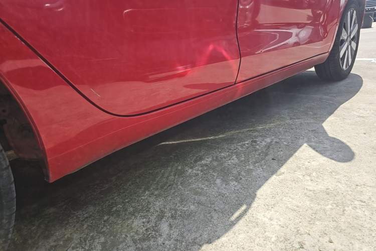 Used ORA Black Cat 2019 351 km Goddess Edition Right Side Sill