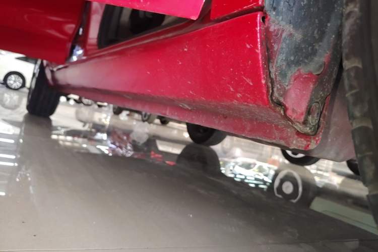 Used ORA Black Cat 2019 351 km Goddess Edition Right Side Sill