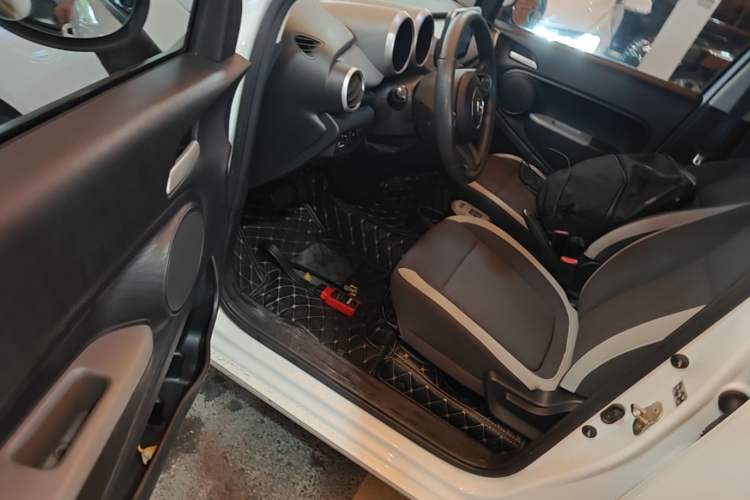 Used ORA Black Cat 2019 351 km Fun Edition Driver Seat