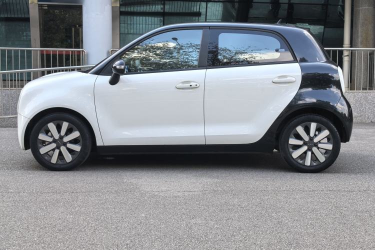 Used ORA Black Cat 2019 351 km Family Edition Exterior 5