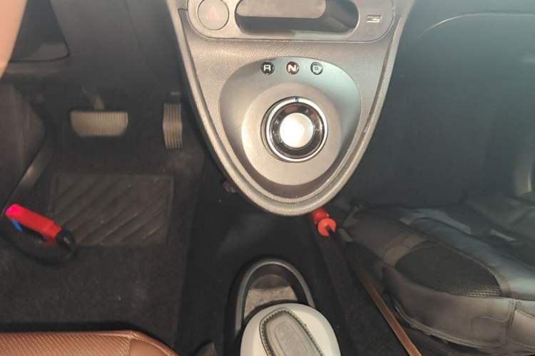 Used ORA Black Cat 2019 351 km Fun Edition Gear Lever