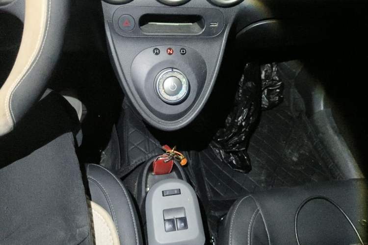Used ORA Black Cat 2019 351 km Family Edition Gear Lever