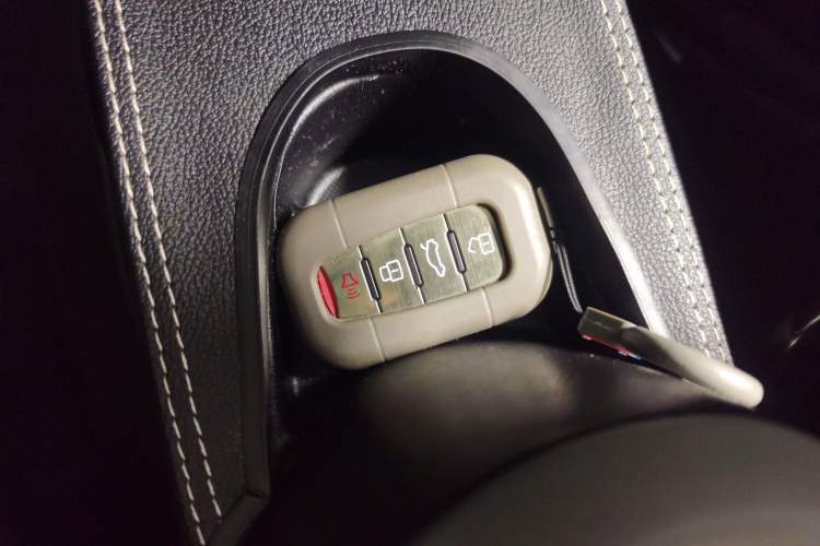 Used ORA Black Cat 2019 351 km Goddess Edition Interior 1