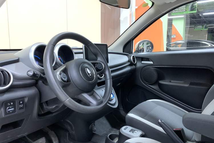 Used ORA Black Cat 2019 301km Standard Edition Interior 1