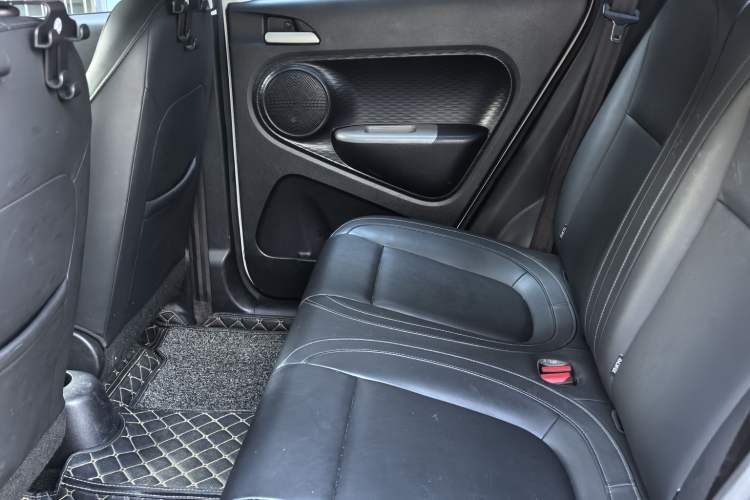 Used ORA Black Cat 2019 351 km Family Edition Interior 3