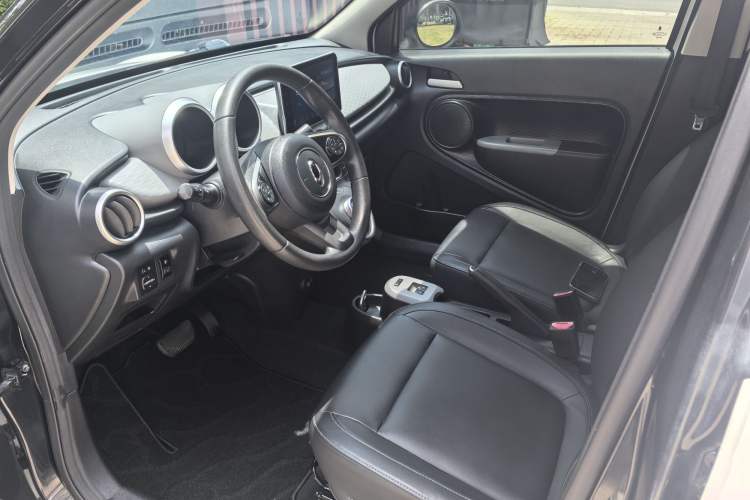 Used ORA Black Cat 2019 351 km Family Edition Interior 4