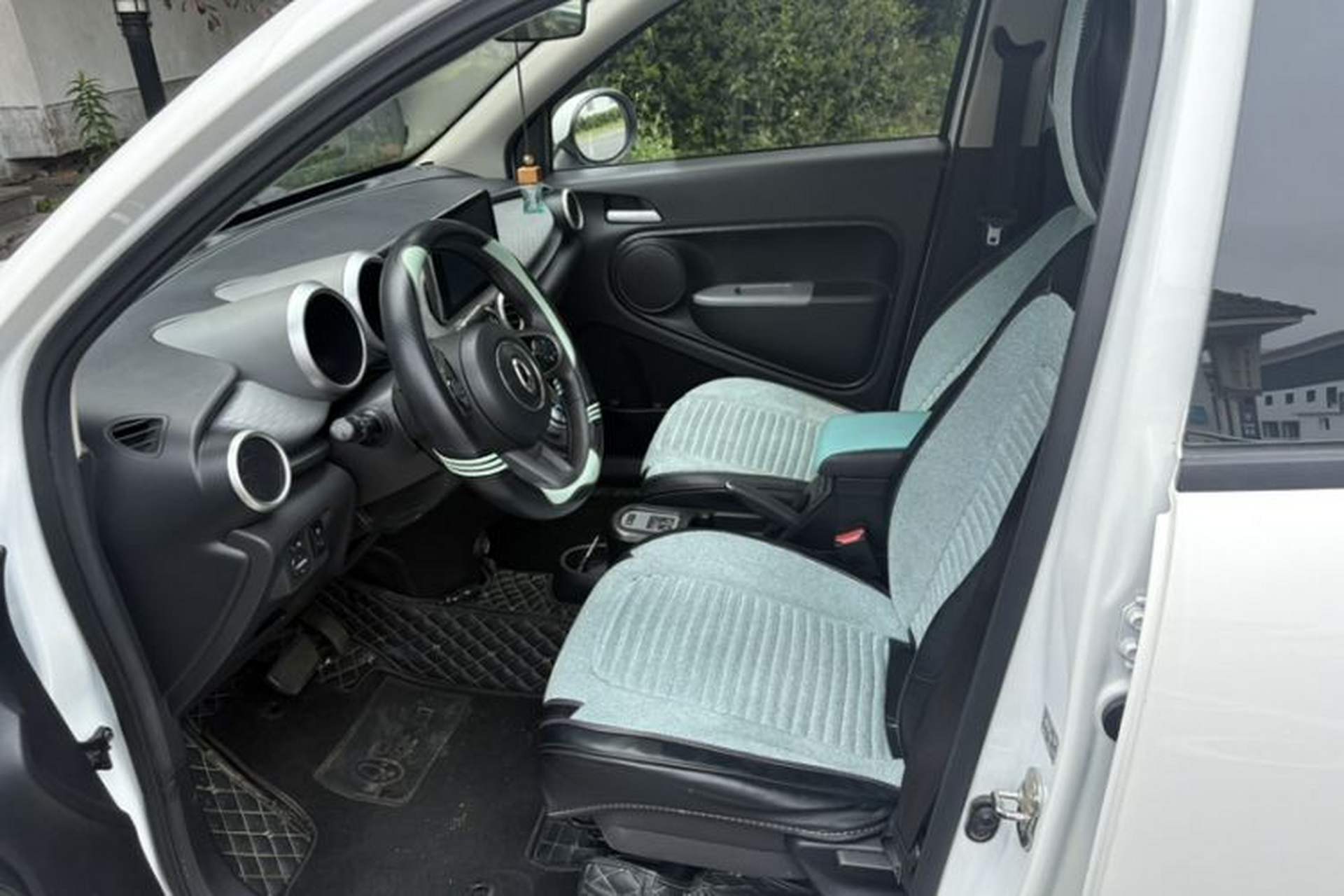 Used ORA Black Cat 2019 351 km Fun Edition Interior 4
