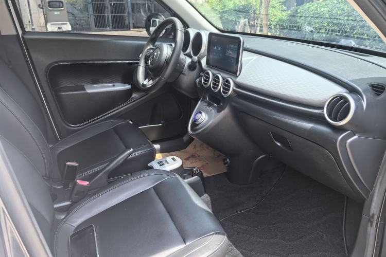 Used ORA Black Cat 2019 351 km Family Edition Interior 5