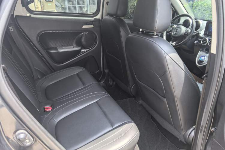Used ORA Black Cat 2019 351 km Family Edition Interior 6