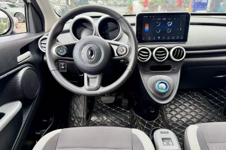 Used ORA Black Cat 2019 351 km Fun Edition Interior 7