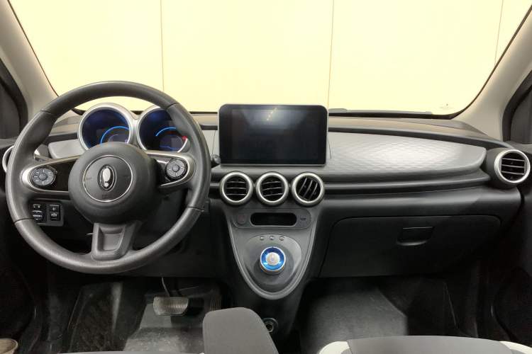 Used ORA Black Cat 2019 301km Standard Edition Interior 8