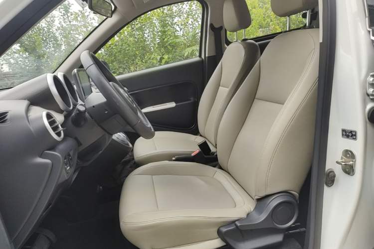 Used ORA Black Cat 2019 351 km Fun Edition Left Front Seat