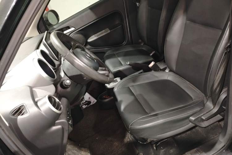 Used ORA Black Cat 2019 351 km Family Edition Left Front Seat