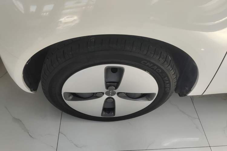 Used ORA Black Cat 2019 301km Standard Edition Left Front Wheel Hub
