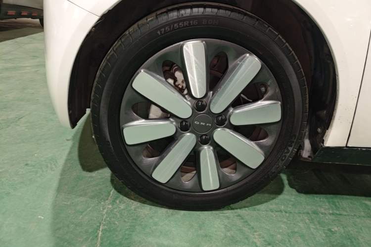 Used ORA Black Cat 2019 351 km Family Edition Left Front Wheel Hub
