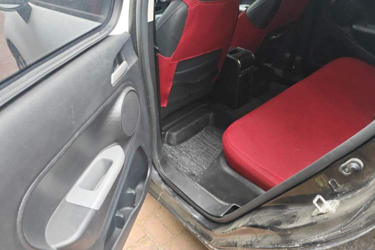 Used ORA Black Cat 2019 351 km Family Edition Left Rear Seat