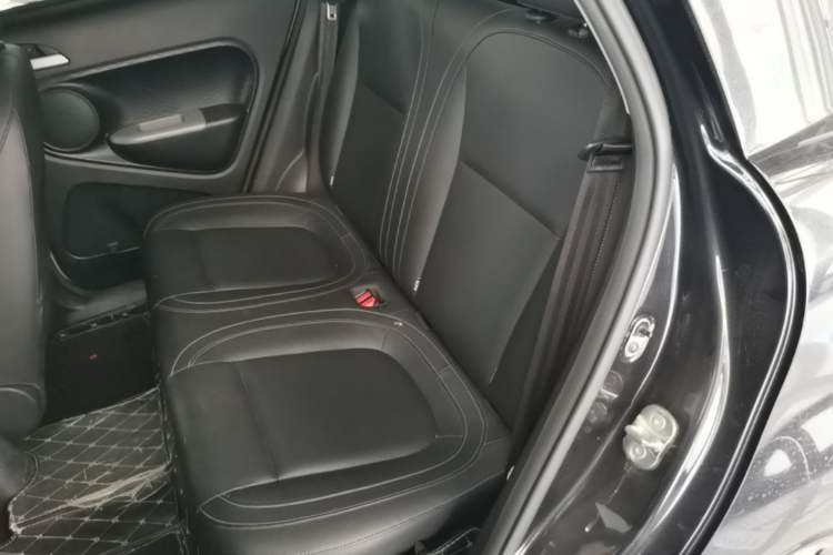 Used ORA Black Cat 2019 351 km Family Edition Left Rear Seat