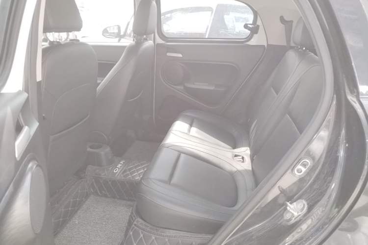 Used ORA Black Cat 2019 351 km Family Edition Left Rear Seat