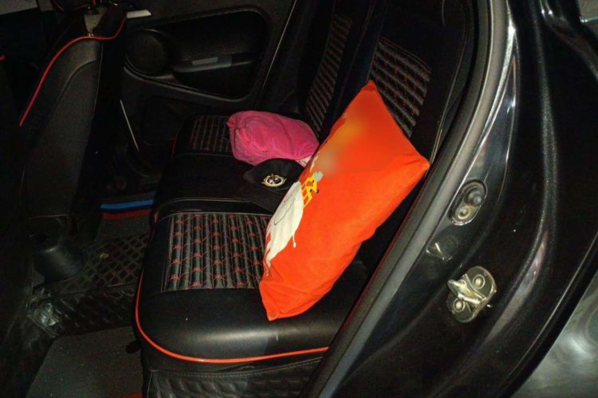 Used ORA Black Cat 2019 351 km Fun Edition Left Rear Seat