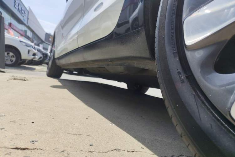 Used ORA Black Cat 2019 351 km Family Edition Left Side Sill