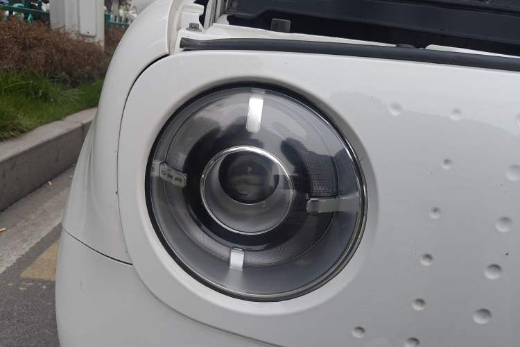Used ORA Black Cat 2019 301km Standard Edition Right Front Headlight