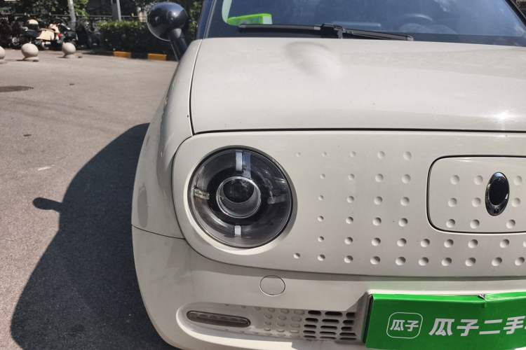 Used ORA Black Cat 2019 351 km Family Edition Right Front Headlight