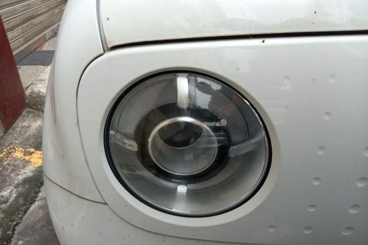 Used ORA Black Cat 2019 351 km Goddess Edition Right Front Headlight