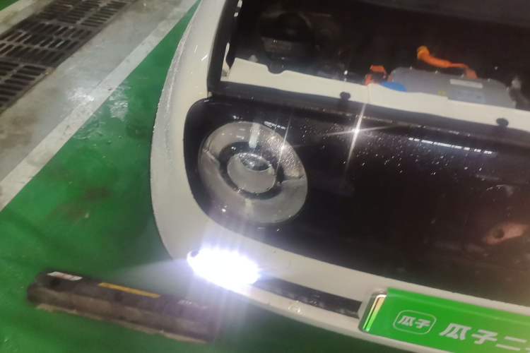 Used ORA Black Cat 2019 351 km Goddess Edition Right Front Headlight