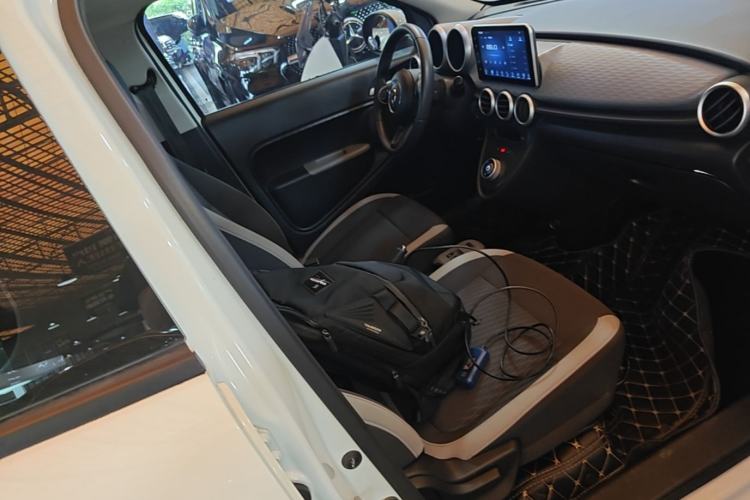 Used ORA Black Cat 2019 351 km Fun Edition Right Front Seat