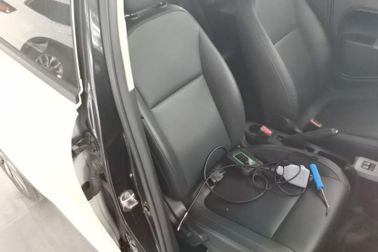 Used ORA Black Cat 2019 351 km Family Edition Right Front Seat