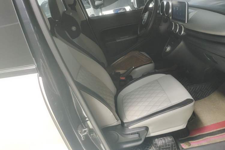 Used ORA Black Cat 2019 301km Standard Edition Right Front Seat