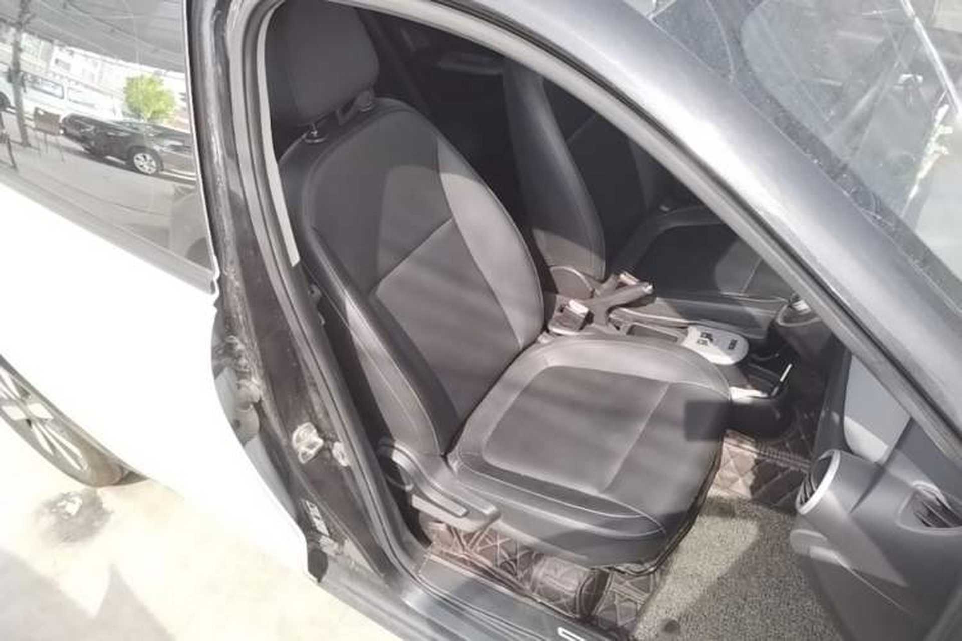 Used ORA Black Cat 2019 351 km Family Edition Right Front Seat
