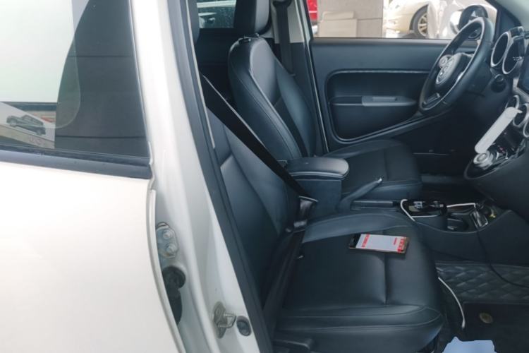 Used ORA Black Cat 2019 351 km Family Edition Right Front Seat