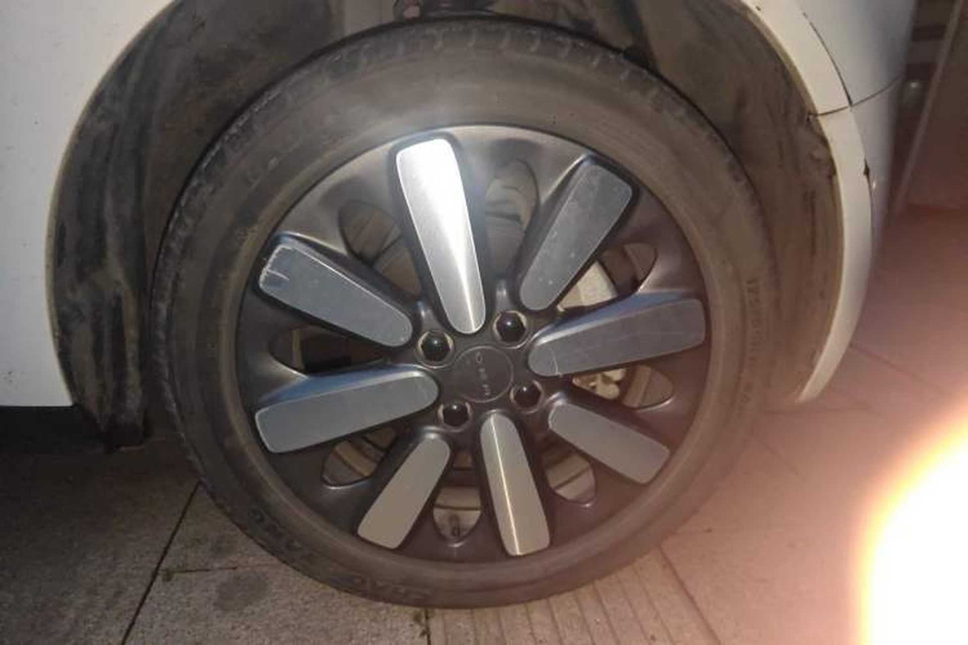 Used ORA Black Cat 2019 351 km Lingzhi Edition Right Front Wheel Hub