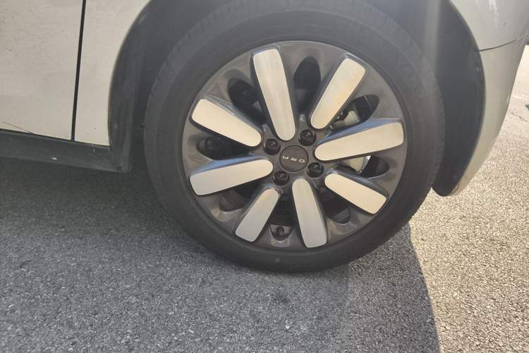 Used ORA Black Cat 2019 351 km Family Edition Right Front Wheel Hub