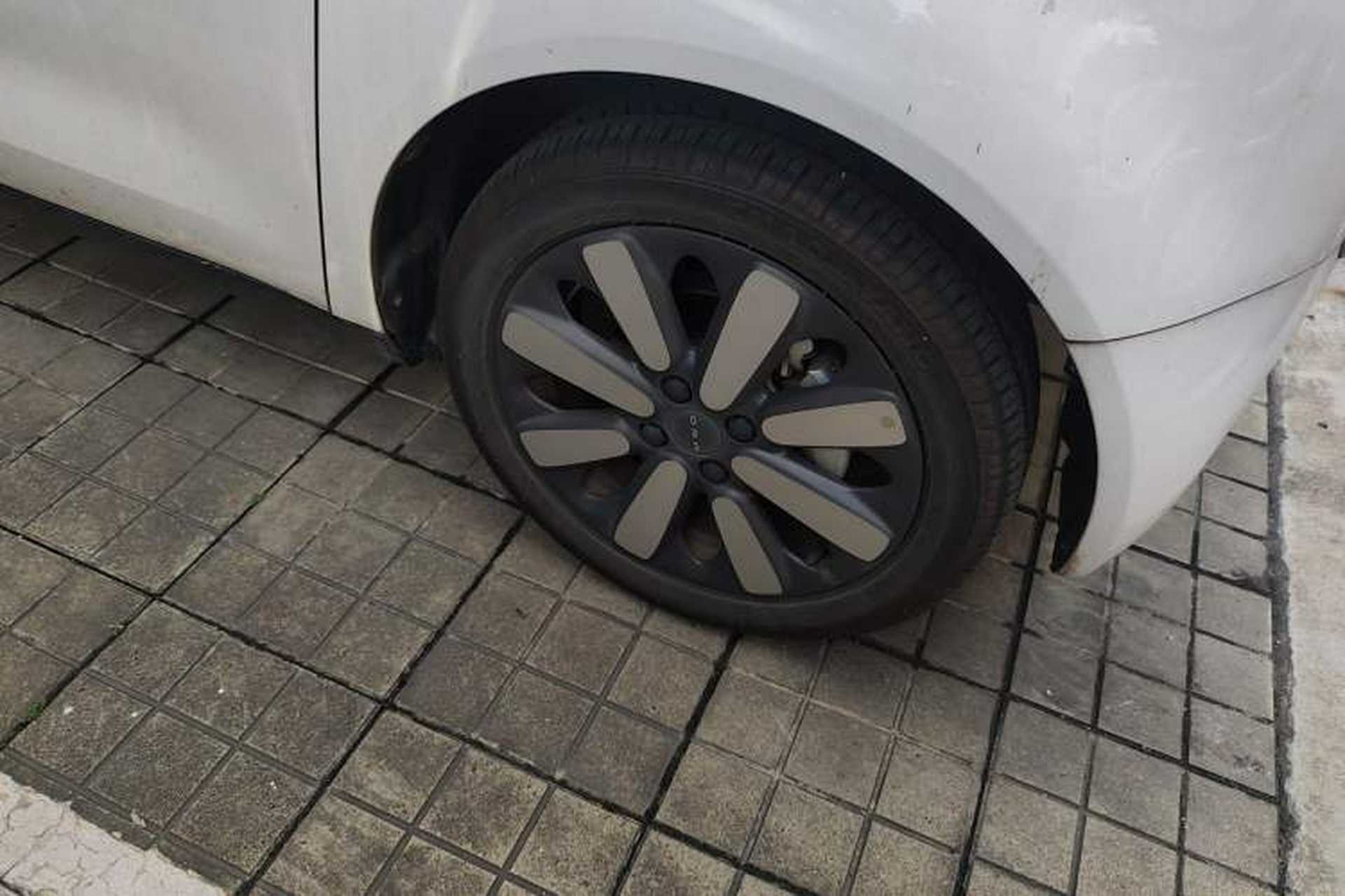Used ORA Black Cat 2019 351 km Lingzhi Edition Right Front Wheel Hub