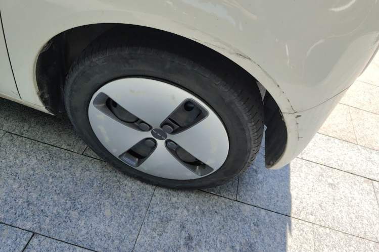 Used ORA Black Cat 2019 351 km Fun Edition Right Front Wheel Hub