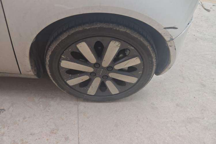 Used ORA Black Cat 2019 351 km Family Edition Right Front Wheel Hub