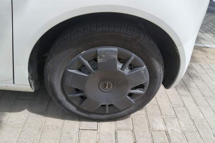 Used ORA Black Cat 2019 351 km Fun Edition Right Front Wheel Hub