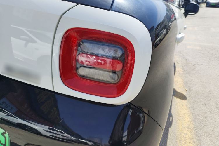 Used ORA Black Cat 2019 351 km Family Edition Right Rear Taillight