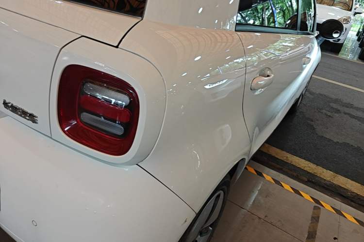 Used ORA Black Cat 2019 351 km Fun Edition Right Rear Taillight