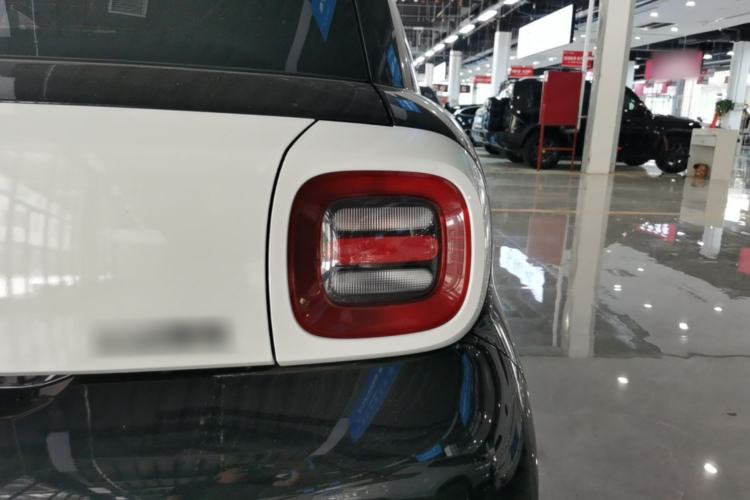 Used ORA Black Cat 2019 351 km Family Edition Right Rear Taillight