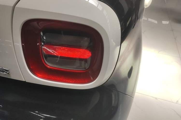 Used ORA Black Cat 2019 301km Standard Edition Right Rear Taillight