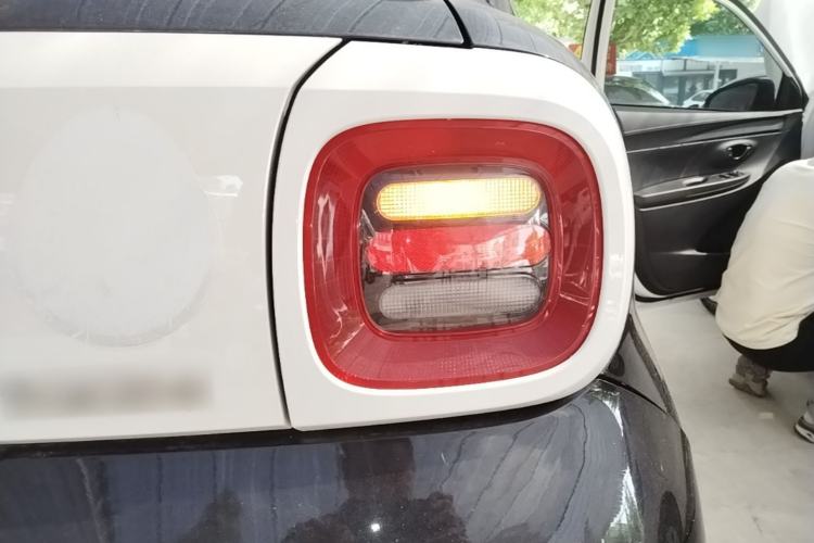 Used ORA Black Cat 2019 351 km Family Edition Right Rear Taillight